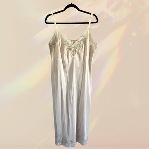 Retro Cream Silk and Lace Slip with Bow Detail